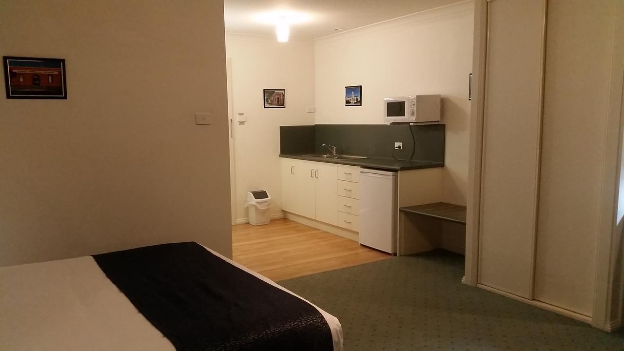 Ararat Southern Cross Motor Inn Bagian luar foto